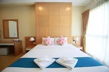 ดิ ไอคอนเพลซ 1 แอท พัทยากลาง 3*
