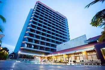 โรงแรม First Pacific Cirrus 4*