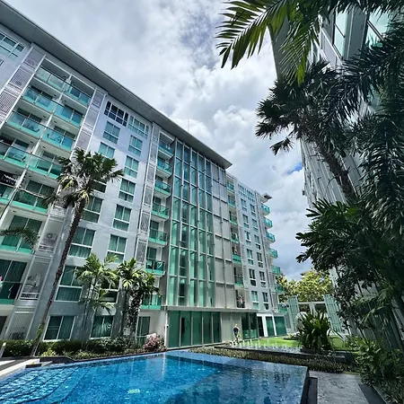 Center & Hot Hot Hot Pattaya
