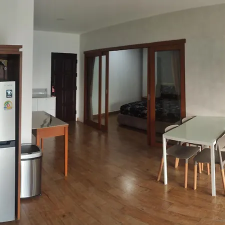 อพาร์ตโฮเทล View Talay 6 By Aegean 4*