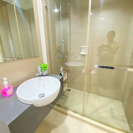High Floor Sea View 2 Bed Room- Excellent Location Pattaya