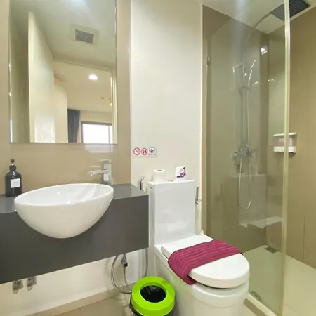 High Floor Sea View 2 Bed Room- Excellent Location Pattaya