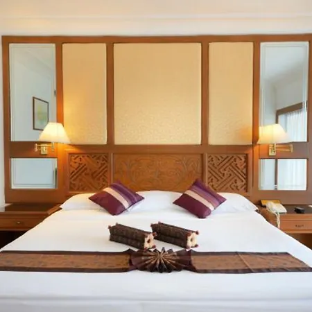 โรงแรม The Imperial 4*