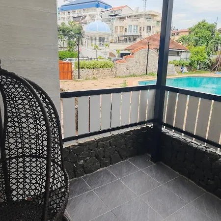 2br House 300m To The