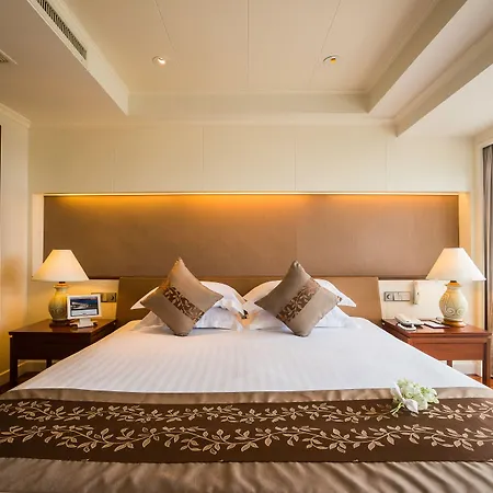Royal Wing & โรงแรม 5*
