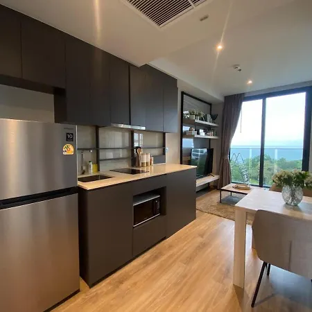 Sea View Luxury Escape *