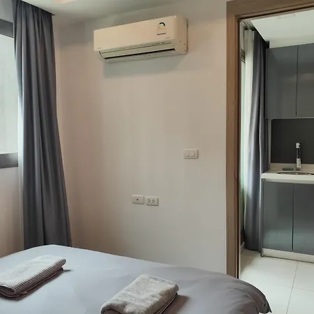 Arcadia Beach-continental Apartment