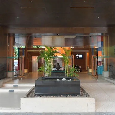 The Seasons โรงแรม 3*