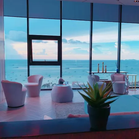Apartment The Base Sea View Pattaya