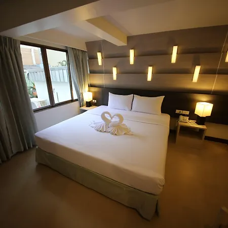 Sunshine & Residences Hotel 3*