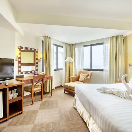 Jomtien Palm & - Family-friendly Hotel