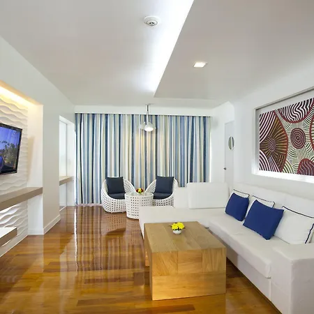 โรงแรม Jomtien Palm & - Family-friendly 5*