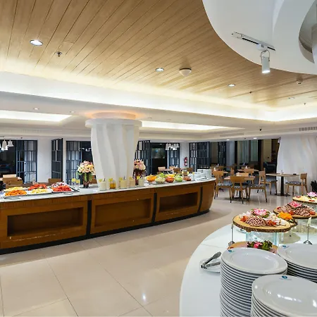 Jomtien Palm & - Family-friendly โรงแรม 5*