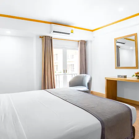เดอะเบเวอร์ลีโฮเทลพัทยา โรงแรม 4*
