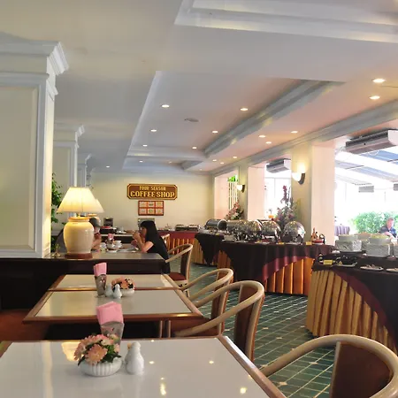 เดอะเบเวอร์ลีโฮเทลพัทยา โรงแรม 4*