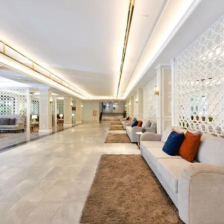 เดอะเบเวอร์ลีโฮเทลพัทยา โรงแรม