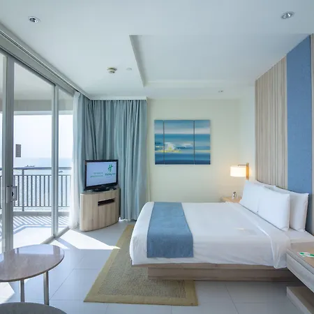 โรงแรม โรงแรมฮอลิเดย์อินน์ พัทยา