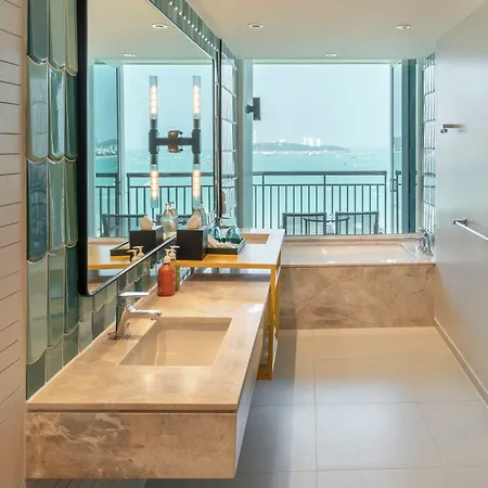 Hotel By Ihg 5*