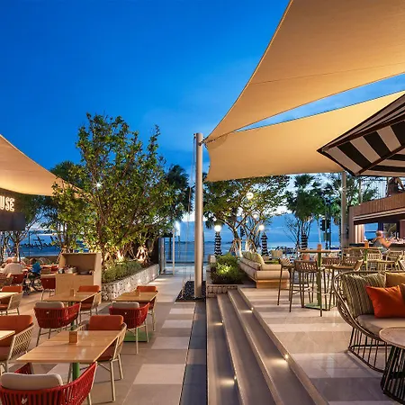 โรงแรม โรงแรมฮอลิเดย์อินน์ พัทยา