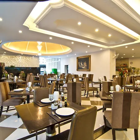 โรงแรม แอลเค รอยัลสวีท 4*