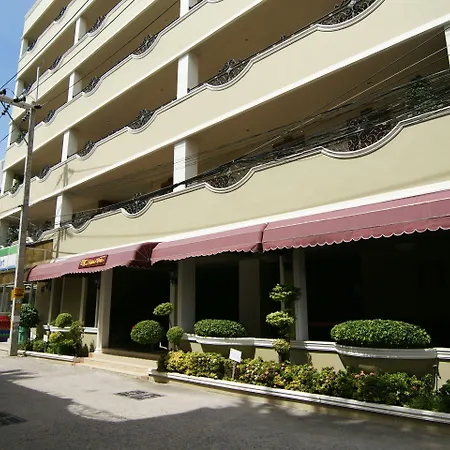 โรงแรม แอลเค รอยัลสวีท 4*