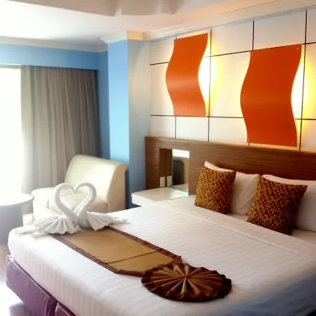 โรงแรมซีซาร์ พาเลซ โรงแรม 4*