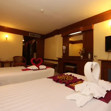 The Camelot Hotel 4*