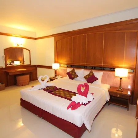 The Camelot Hotel 4*