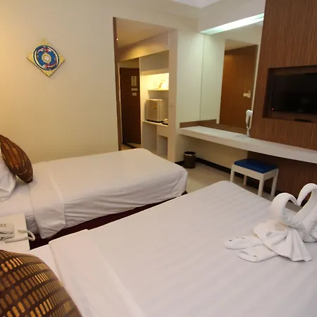 The Camelot Hotel 4*