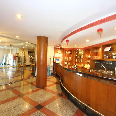 Hotel The Camelot 4*