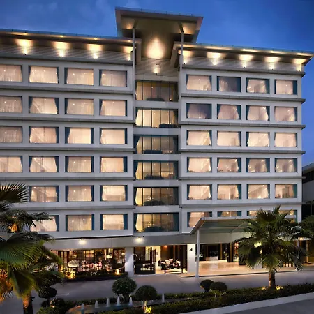 โรงแรม Signature 4*
