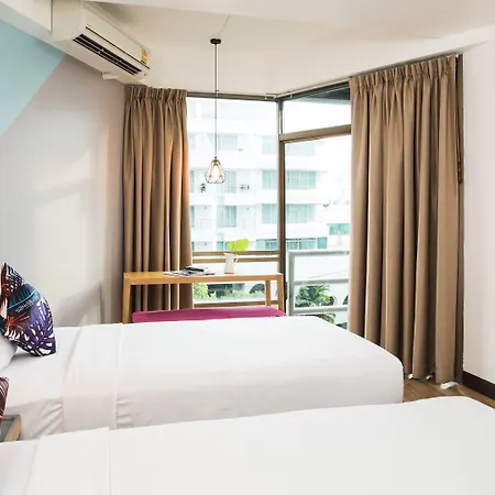 รีสอร์ท แซนดาเล 4*