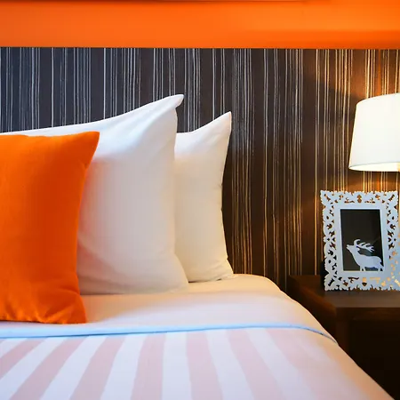 โรงแรม J 4*