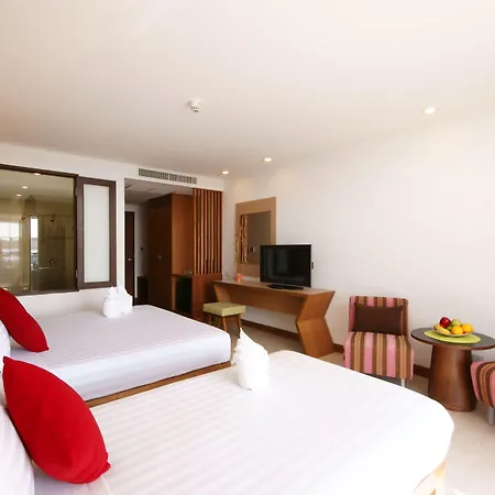 J โรงแรม 4*