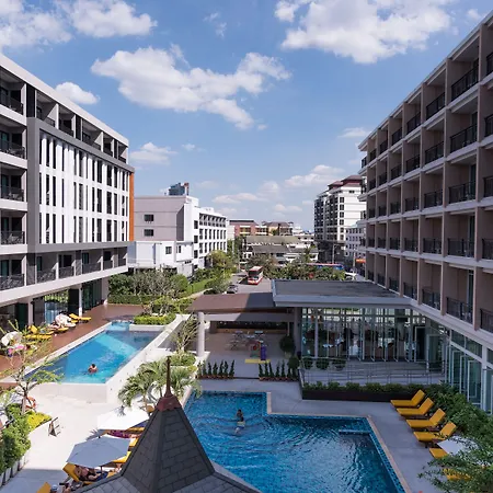 โรงแรม J 4*