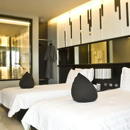 Tsix5 4* Pattaya
