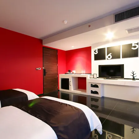 Tsix5 Hotel 4*