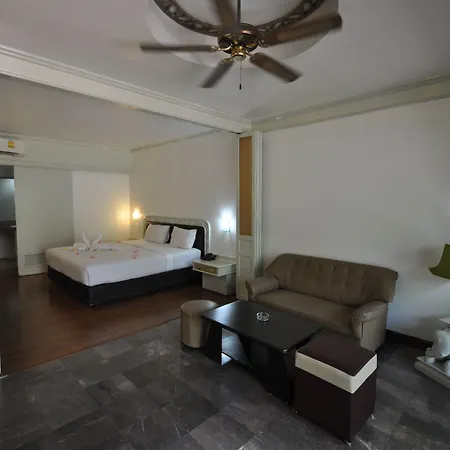 Basaya & 3* Pattaya
