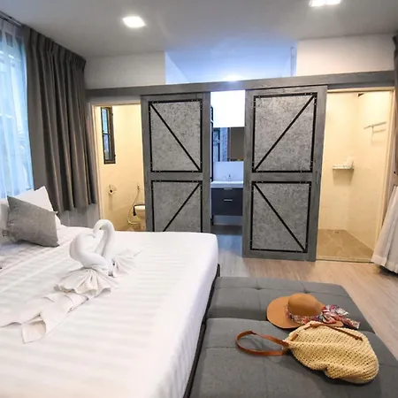 Basaya & Hotel 3*
