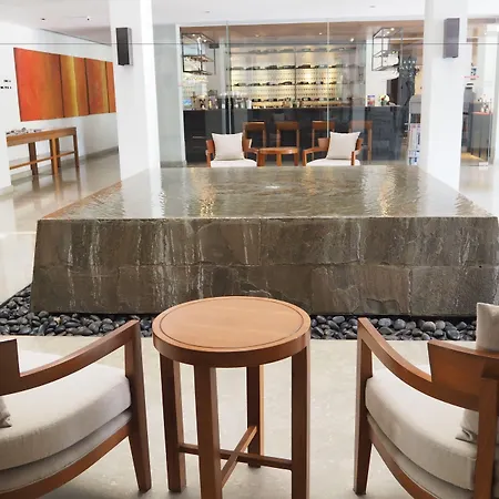 Woodlands โรงแรม 4*