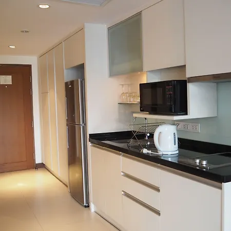 โรงแรม Woodlands 4*