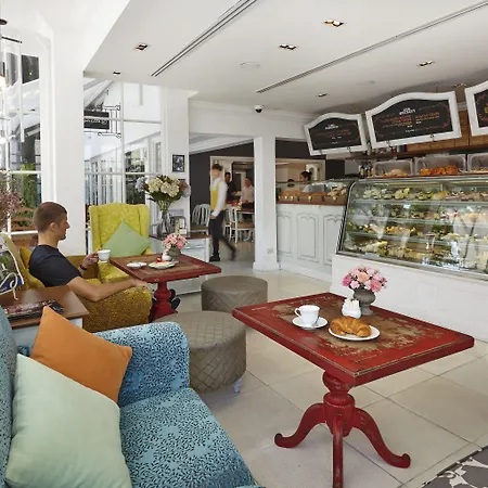 Hotel Woodlands