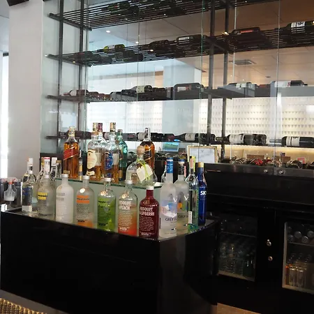 Woodlands โรงแรม 4*