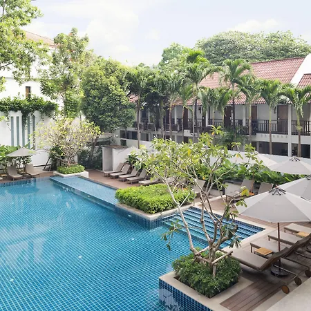 Woodlands โรงแรม 4*