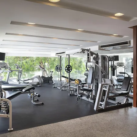 โรงแรม Woodlands