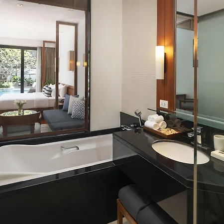 โรงแรม Woodlands 4*