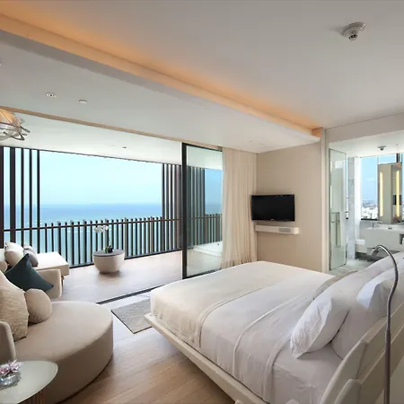 รีสอร์ท โรงแรมฮิลตัน พัทยา - Sha Extra 5*