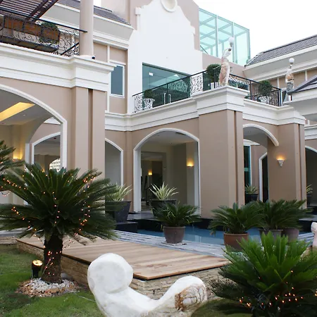 แอลเค เลเจนท์ โรงแรม 4*