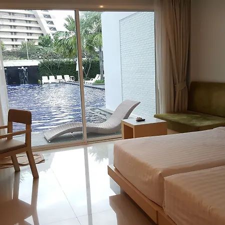 Prima Hotel 4*