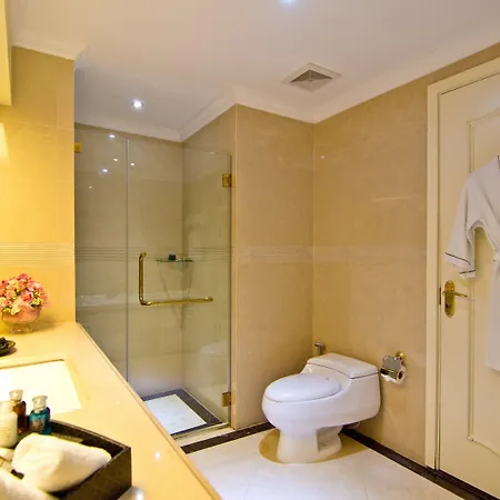 โรงแรม แอล เค ดิเอมเพรส